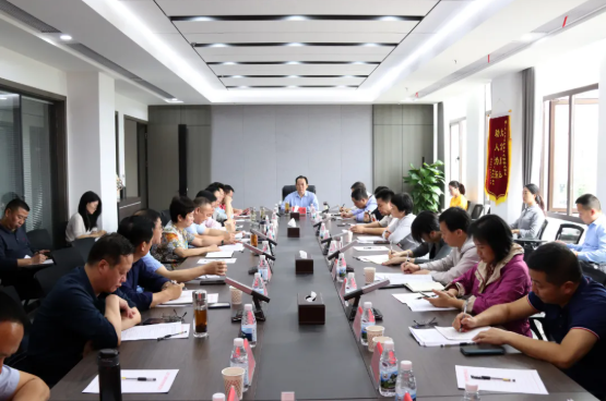 區(qū)人大常委會“學(xué)黨史 促擔(dān)當 開新局”旅游課題調(diào)研座談會在廣旅集團召開